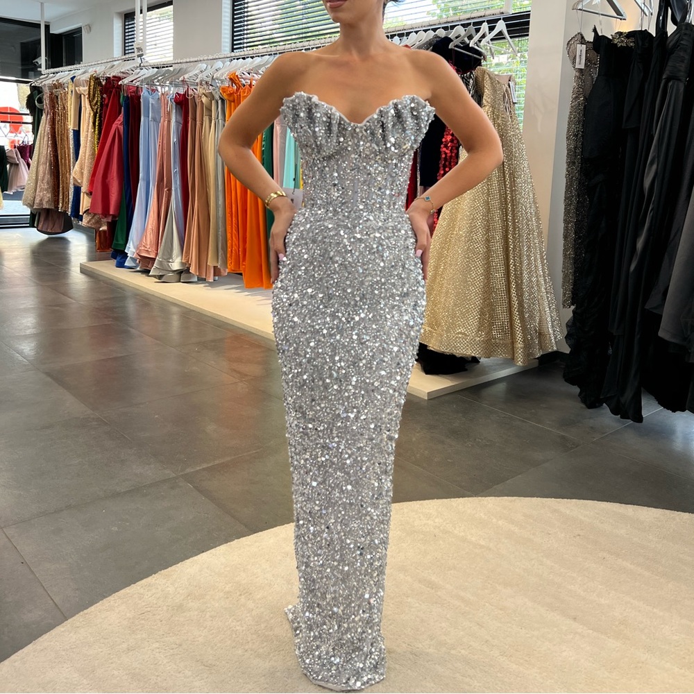 Lia Stublla Gown - Picture 1 of 4